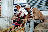 Bhaktapur - Along the road that leads to Hanuman Ghat.