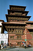 Kathmandu - Durbar Square. Hanuman Dhoka: Basantapur tower 