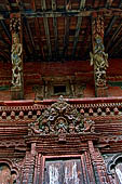 Patan Durbar Square - Narayan  Temple, details of the roof struts and of the torana.
