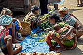Orissa Koraput district - The weekly market of Ankadeli. 