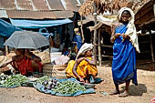 Orissa Koraput district - The weekly market of Ankadeli. 