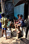 Orissa Koraput district - The weekly market of Ankadeli. 