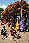 Orissa Koraput district - The weekly market of Ankadeli. 