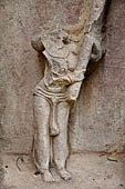 Hirapur - the Sixtyfour Yoginis Temple, Katyayani n 3 (clockwise), detail of the attendant. 