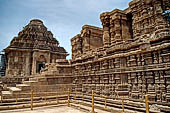 Orissa - Konarak - The Sun Temple, the hall of offerings (bhoga mandapa) also called nata-mandir (hall of dancers) because of the multitude of carvings of musicians and dancers