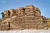 Orissa - Konarak - The Sun Temple, the hall of offerings (bhoga mandapa) also called nata-mandir (hall of dancers) because of the multitude of carvings of musicians and dancers 