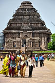 Orissa - Konarak - The Sun Temple. The Jagamohan with its impressive pyramidal roof. 