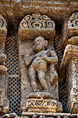 Orissa - Konarak - The Sun Temple, the hall of offerings (bhoga mandapa) also called nata-mandir (hall of dancers) because of the multitude of carvings of musicians and dancers 