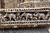 Orissa - Konarak - The Sun Temple, the hall of offerings (bhoga mandapa) also called nata-mandir (hall of dancers) because of the multitude of carvings of musicians and dancers 