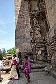 Orissa - Konarak - The Sun Temple. Weird life size statues, mostly of musicians and dancers, of the Jagamohan.