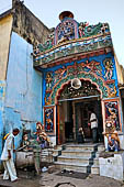 Orissa - Puri, walking from Jagannatha temple to the beach.
