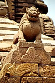 Orissa - Bhubaneswar. Rajarani temple, 'flying lion' over the pediments of the jagamohan. 