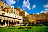 Monreale - Cattedrale di Santa Maria Nuova. Il chiostro dell'antico convento dei Benedettini. 