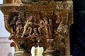 Monreale - Cattedrale di Santa Maria Nuova. Capitelli delle colonne binate del chiostro. 