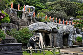 Dambulla, the temple entrance 