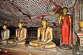 Dambulla cave temples - Cave 2, Maharaja Vihara (Temple of the Great Kings) 