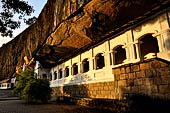 Dambulla cave temples 
