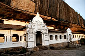 Dambulla cave temples 