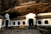 Dambulla cave temples 