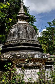Mulkirigala cave temples - Small dagoba in front of the ticket office where the remains of the patrons of the temple are kept.