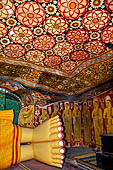 Mulkirigala cave temples - Third terrace. The Aluth Viharaya.