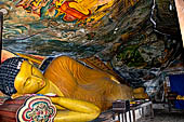 Mulkirigala cave temples - The cave of the second terrace, reclined Buddha image.