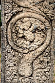 Polonnaruwa - The Atadage. Details of the carved pillars. 