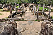 Polonnaruwa - the Vatadage. View of the northern vestibule and the Hatadage. 