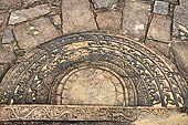Polonnaruwa - the Vatadage. Detail of the moonstone of the southern stairway. 