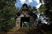 Londa - The entrance gate to the burial site
