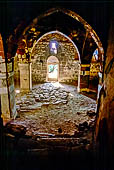 Isola di Akdamar. Chiesa della Santa Croce (X sec dc). interno del gavit (nartece). 