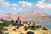 Isola di Akdamar. Chiesa della Santa Croce (X sec dc)
