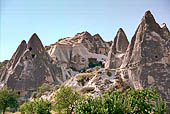 Lungo la strada che da Goreme porta all'Open Air Museum.