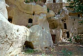 Cappadocia, Mustafapasa village, abitazioni rupestri. 