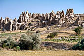 Lungo la strada che da Goreme porta all'Open Air Museum.
