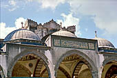 Istanbul, Moschea di Solimano il magnifico, ingresso al cortile interno. 