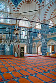 Istanbul, la  moschea di R�stem Pasa, il muro col minbar. 