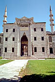 Istanbul, Moschea di Solimano il Magnifico, ingresso al cortile interno. 