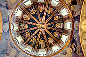 Istanbul - San Salvatore in Chora (Museo Kariye). Il Pareccl�sion, volta della cupola, la Vergine col bambino contorniata da 12 angeli. 