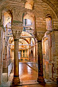 Istanbul - San Salvatore in Chora (Museo Kariye). Ingresso al Parekklesion. la lunga cappella aggiunta alla chiesa lungo il lato meridionale. 