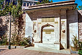 Istanbul, Beyuglu, monumental fountain 
