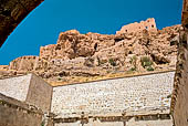 Mardin. la fortezza (kale) vista dalla Sultan Isa (Zinciriye) Medresesi. 
