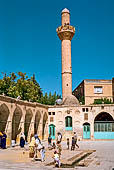 Urfa, Mevlid-i Halil Magarasi, la grotta luogo di nascita del profeta Abramo della tradizione islamica.