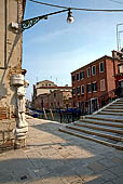 Venezia, Campo dei Mori, all angolo co le Fondamenta dei Mori il sior Rioba una delle tre statue dei 3 fratelli Mastelli 
