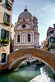 Venezia, chiesa di S. Maria dei Miracoli e ponte di Santa Maria Nova.