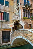 Venezia, Ponte del Paradiso e arco di ingresso in calle dei miracoli