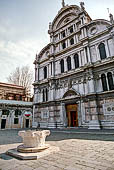 Venezia, Chiesa di S. Zaccaria con il tipico trittico arcuato del rinascimento veneziano.