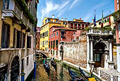 Venezia, vista Palazzo Tasca Papafava sul rio de san Zulan dal Ponte della Guerra, 