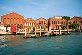 Murano, Canal Grande fondamenta Navagero all'ingresso dell'Isola col vaporetto da Venezia.