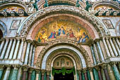Venezia, Basilica di S Marco. Lunetta del portale centrale col mosaico del giudizio finale (XIX secolo).